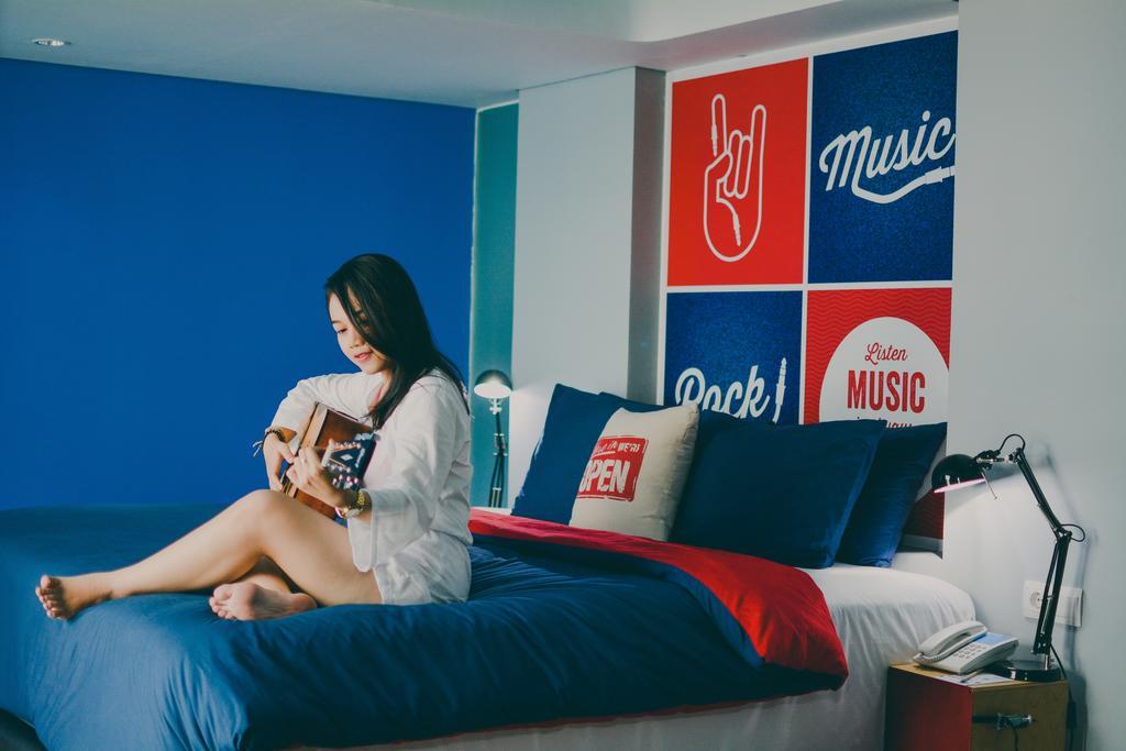 Berry Glee Thematic Hotel Кута Экстерьер фото